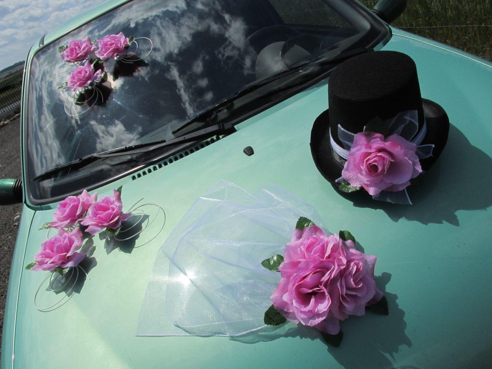 Svatební dekorace na auta